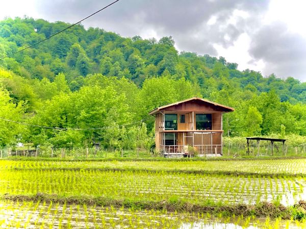 تصویر کلبه چوبی ستاره