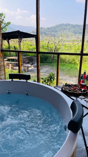 تصویر کلبه چوبی ستاره