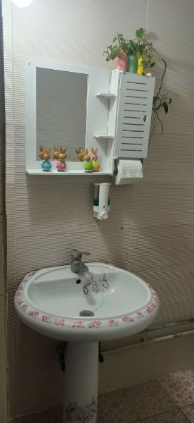 تصویر دوخوابه ویلایی سفید